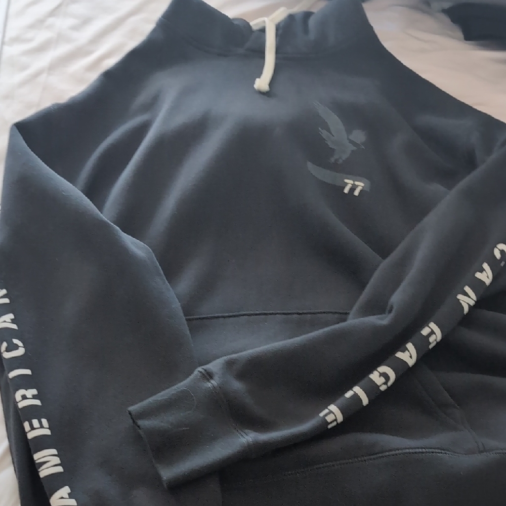 American Eagle Outfitters Men's Black Zip-Up Sweater